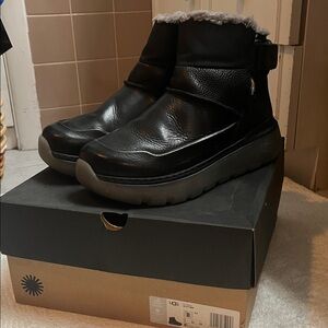 UGG Men’s Black and Gray Winter Boots